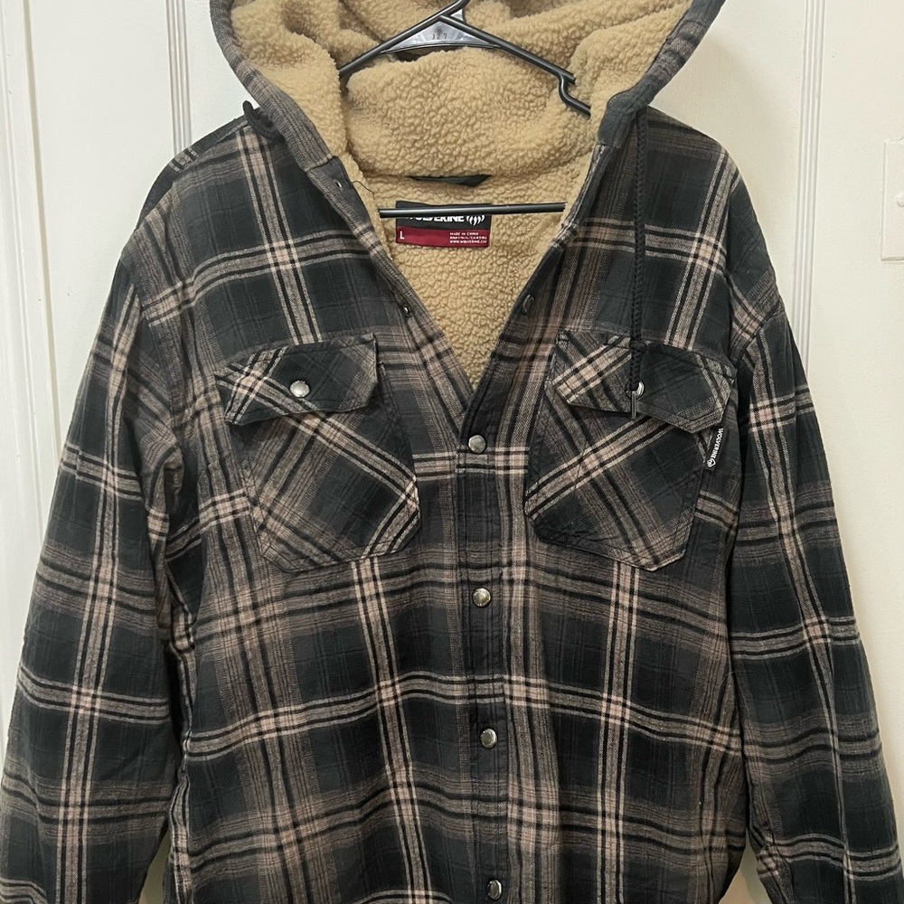 Wolverine Men's Size Large Flannel Jacket Sherpa Lined, Pockets Front